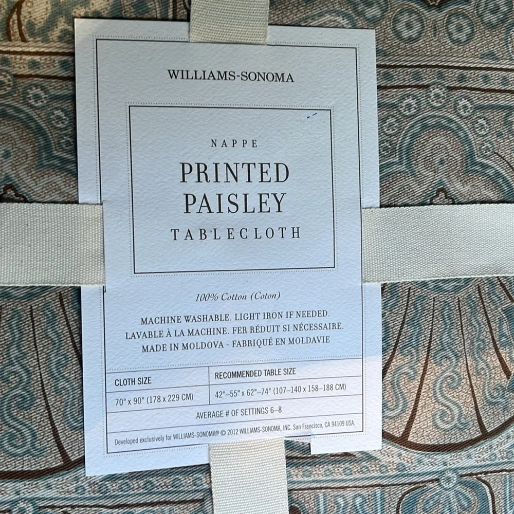 New Williams-Sonoma Blue Paisley Tablecloth 70X90 6-8 average settings